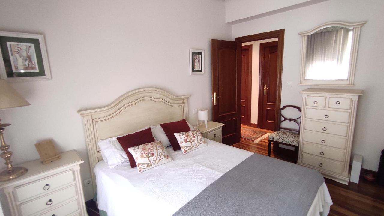 Habitación Con Balcón En El Centro De Algorta *